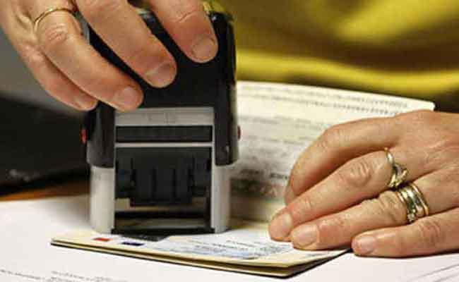 في استمرار استقبال طلبات تأشيرة السفر إلى فرنسا إلى غاية  31 يناير 