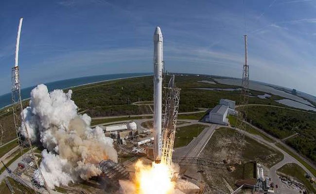 SpaceX ترسل جهاز كمبيوتر إلى الفضاء لاختبار مدى قوة تحمله في بيئة مماثلة