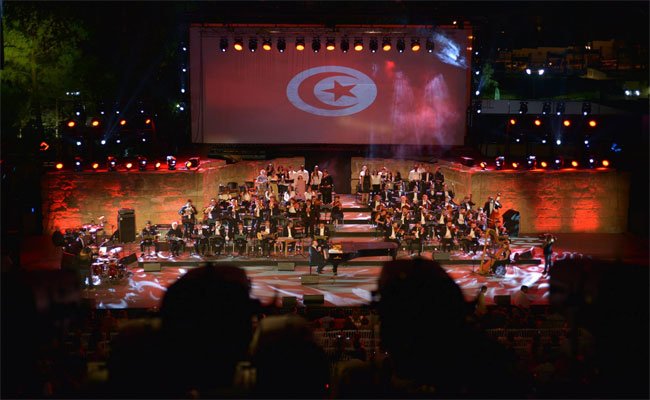 عرض هندي استعراضي يسدل الستار عن الدورة 53 لمهرجان قرطاج الدولي بتونس