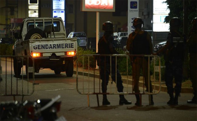 الخارجية : مقتل مواطن جزائري و جرح آخر في الاعتداء الإرهابي الذي وقع ليلة يوم الأحد  بمطعم في بوركينافاسو