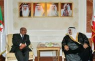 مساهل يجري محادثات مع نظيره البحريني و يسلم رسالة من رئيس الجمهورية إلأى ملك البحرين
