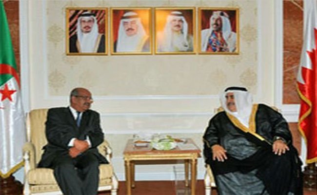 مساهل يجري محادثات مع نظيره البحريني و يسلم رسالة من رئيس الجمهورية إلأى ملك البحرين