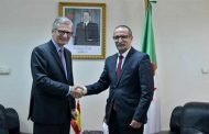 وزير الاتصال يجري محادثات مع سفير اسبانيا بالجزائر حول آفاق  التعاون في مجال الاعلام و الاتصال