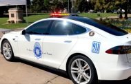 شرطة دنفر تضم أيضا السيارة الكهربائية الخارقة تسلا S ضمن مجوعتها
