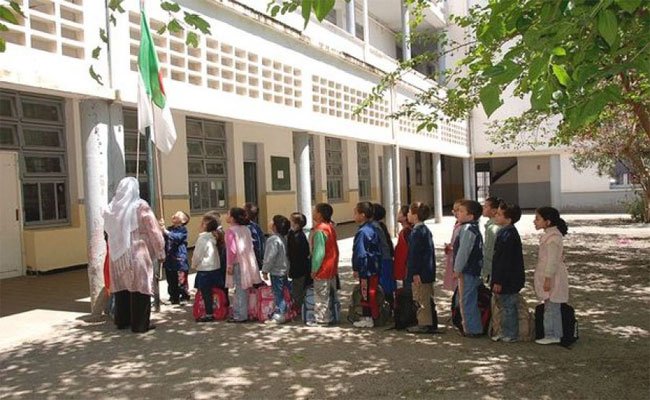 أكثر من 9 ملايين تلميذ جزائري يلتحقون بمقاعد الدراسة يوم غد الأربعاء