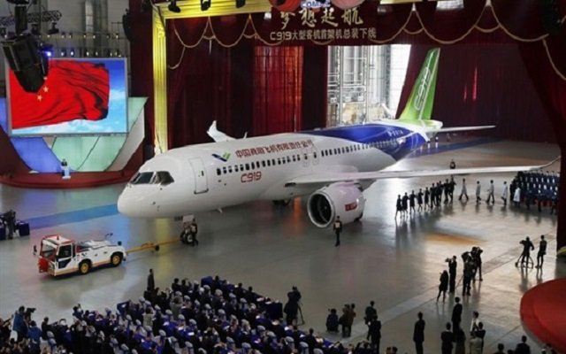 التنين الصيني سيدخل عالم صناعة الطائرات المدنية
