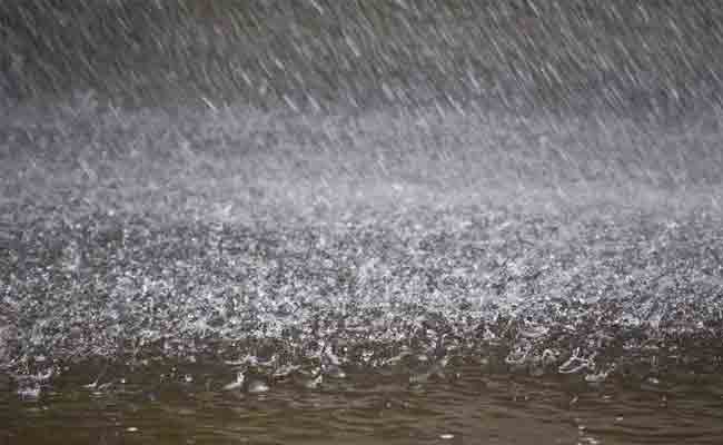 نشرية تحذر من هطول أمطار غزيرة وثلوج شرق ووسط البلاد ليلة اليوم الجمعة