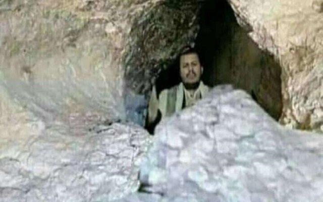هكذا يختبأ أمير الحوثيين كالجرذان