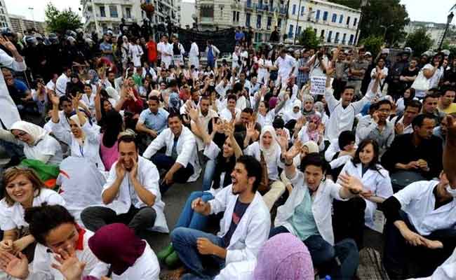 إضراب الأطباء المقيمين يتسبب في إحداث اضطرابات في خدمات المستشفيات بالجزائر العاصمة
