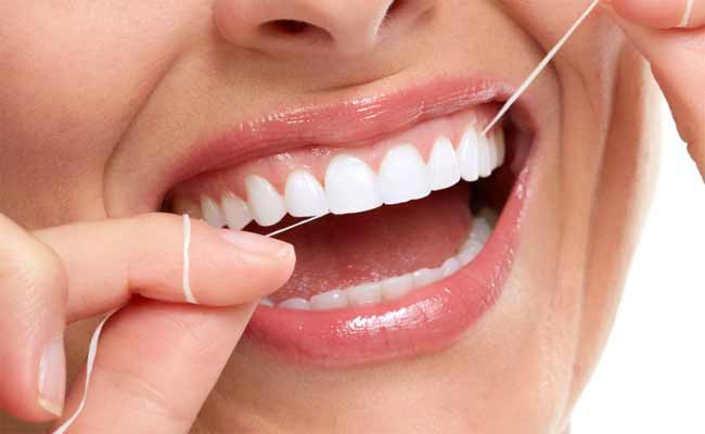 8 طرق منزليّة لعلاج اصفرار الأسنان... تعرّفوا عليها