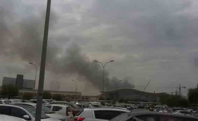 نشوب حريق في الشاليهات التي يقطن بها عمال مشروع توسعة مطار هوراي بومدين الدولي بالعاصمة