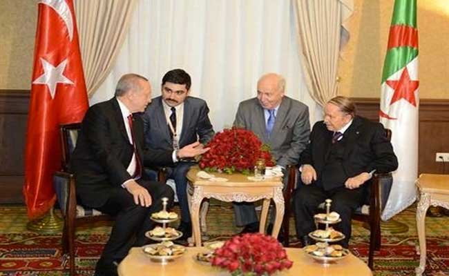 رئيس الجمهورية يجري محادثات مع نظيره التركي