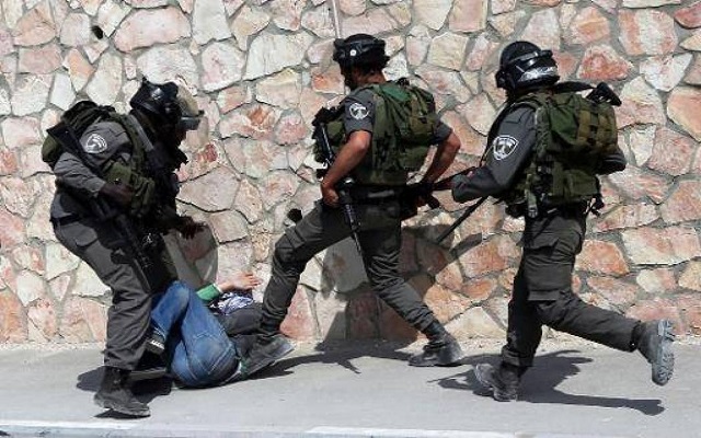 جنود إسرائيليون أعدموا فلسطينيا بدم بارد