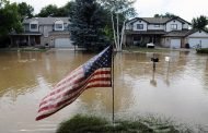 الفيضانات في أمريكا تتسبب بمقتل امرأة
