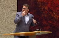 بسبب تشريع الحشيش رجل يحاول شنق نفسه داخل البرلمان الهولندي