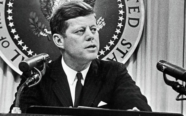بعد مرور 55 عامًا على اغتياله جون كينيدي يلقي خطابه !!!!