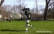 الروبوت أطلاس يظهر في فيديو جديد يركض بأحد الحدائق