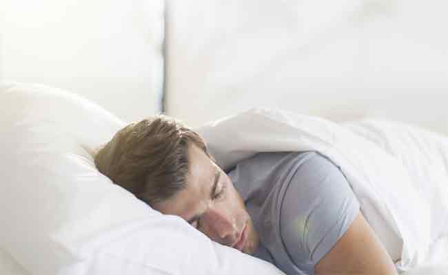 الرعشات خلال النوم... حالة طبيعية أو مرضية؟