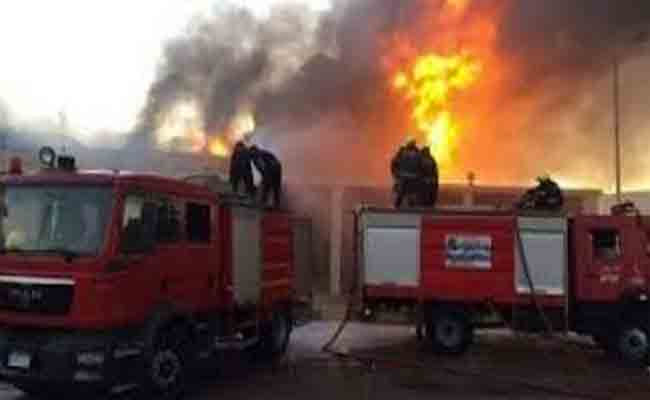 استنفار بعد نشوب حريق بمحطة خدمات لتوزيع البنزين بشوفالي بالجزائر العاصمة