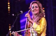 زينة الداودية تقدم أولى تجاربها الغنائية باللهجة العراقية