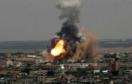 إصابة العشرات ومقتل فلسطينيين في غارة إسرائيلية على غزة