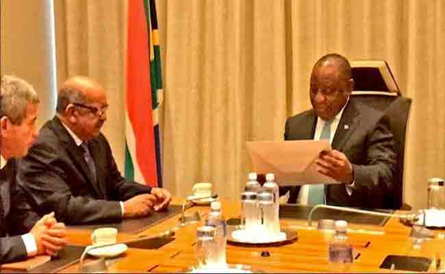 مساهل يسلم رسالة من رئيس الجمهورية إلى الرئيس الجنوب إفريقي