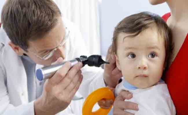كيف تعرفون ان طفلكم يعاني من مشاكل السمع؟