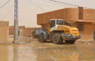 تدخل الجيش لتقديم المساعدات للمتضررين جراء فيضانات عين قزام