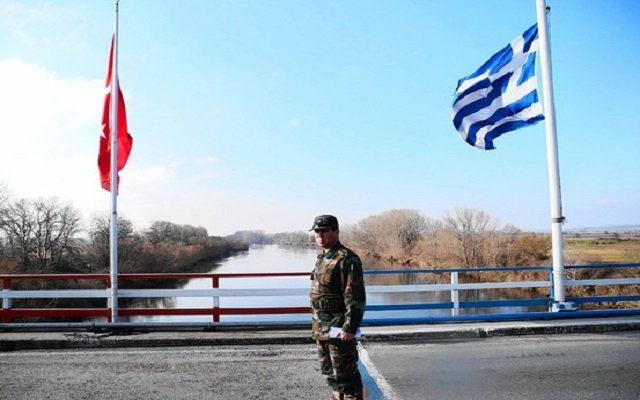 تركية تطلق سراح ضابطين يونانيين متهمين بالتجسس