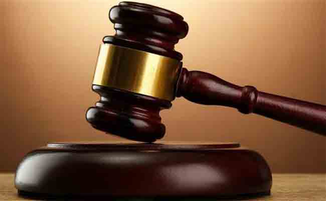 المحكمة تؤجل محاكمة رئيس بلدية المنيعة بسبب غياب الشهود