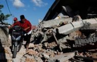 توقعات بمقتل آلاف بعد زلزال وأمواج مد في إندونيسيا
