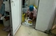 عن طريق الصدفة ممرضات ينقذن رضيعة رمتها أمها في المرحاض