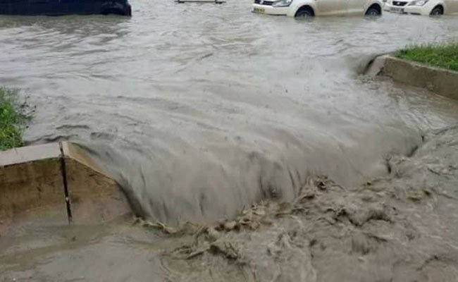 تشكيل لجنة ولائية لتقييم الأضرار الناجمة عن الأمطار الأخيرة ببلديات أدرار