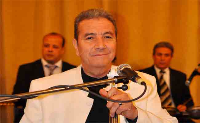 سفير فرنسا بالجزائر يمنح الفنان حمدي بناني وسام الفنون و الأداب الفرنسي من درجة ضابط