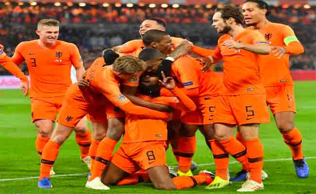 منتخب هولندا يتأهل للمرحلة النهائية