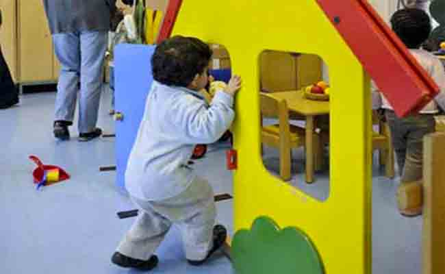 متابعة مربية في قضية تعذيب طفل عمره 4 سنوات بواسطة إبرة في البويرة