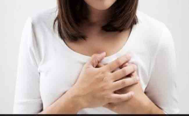 6 نصائح فعّالة للتغلّب على آلام الثدي أثناء الدورة الشهرية!
