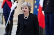 رئيسة وزراء بريطانيا أبقى في منصبي أو نبقى في الاتحاد الأوروبي