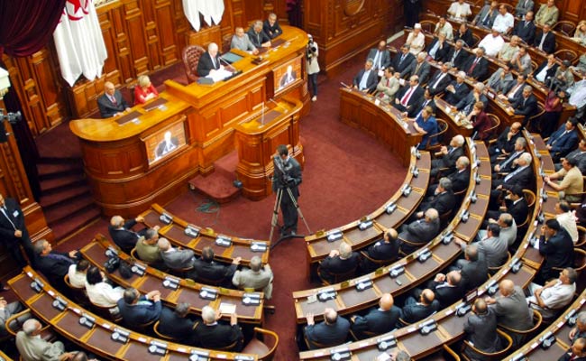 شروع المنتخبين المحليين في انتخابات التجديد النصفي لأعضاء مجلس الأمة