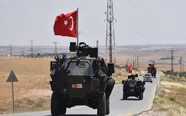 تركيا تحرك قواتها نحو سوريا