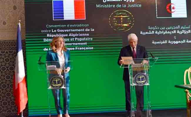 الجزائر و فرنسا يؤكدان أن اتفاقية تسليم المجرمين بين البلدين تتماشى مع احترام حقوق الإنسان