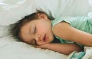 لماذا قد ينام الطّفل وفمه مفتوح؟