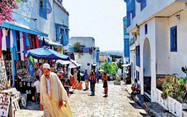 تونس ترتفع إيراداتها من السياحة بنسبة 45%
