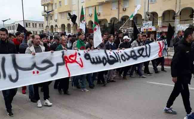 خروج المئات للشارع تعبيرا عن مطالب سياسية و الأمن يوقف 41 شخصا