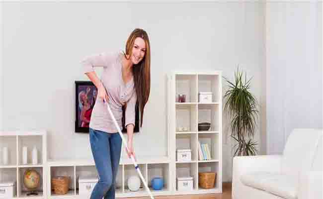 كيف يؤثّر تنظيف المنزل على صحّة المرأة؟