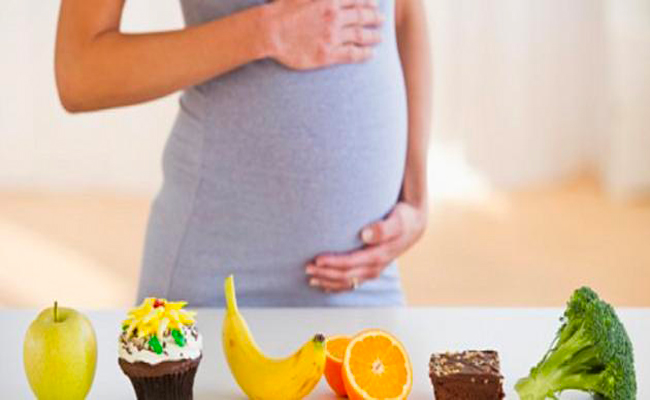 مكملات غذائية لتعزيز صحة الحامل والجنين