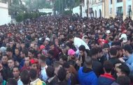 آلاف المواطنين يخرجون في مسيرات تطالب بالتغيير