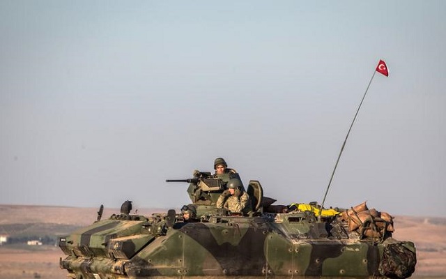 الجيش التركي يقصف مواقع للقوات الكردية بعد مقتل احد جنوده