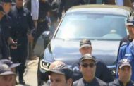 مغادرة اللواء هامل محكمة تيبازة بعد جلسة استماع وسط حضور أمني و إعلامي مكثف
