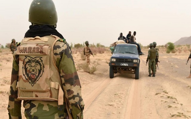 مقتل 10 جنود في هجوم لمتطرفين بمالي قرب الحدود مع موريتانيا